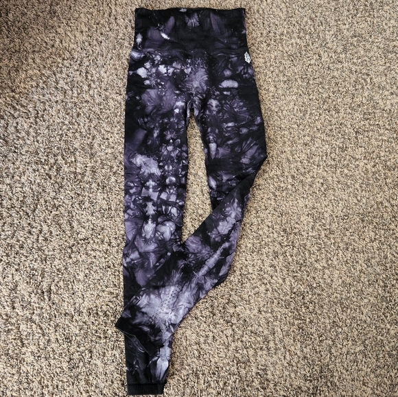 Free People Movement Good Karma Tie Dye Leggings - Picture 2 of 9